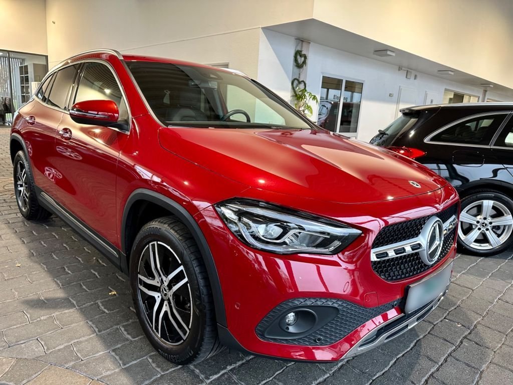 Mercedes-Benz GLA 200