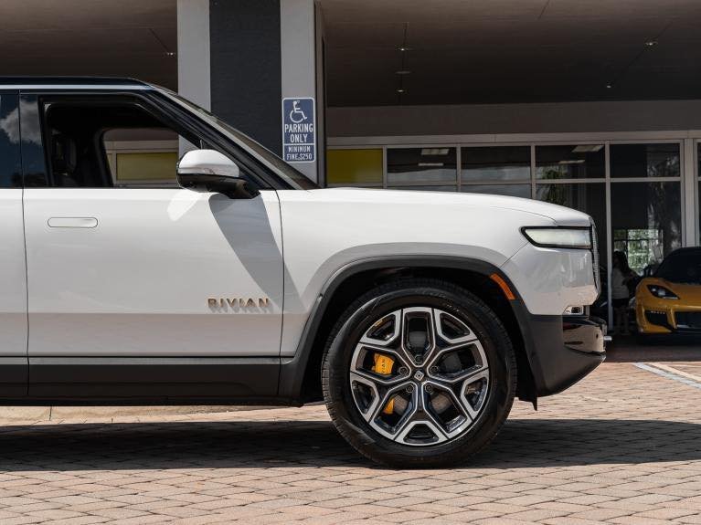 Rivian R1S