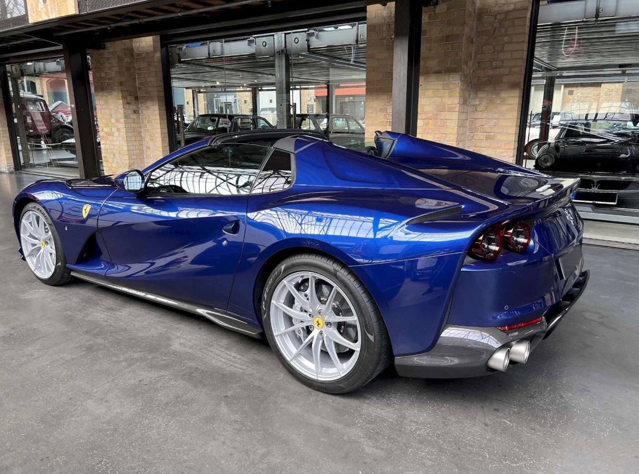 Ferrari 812