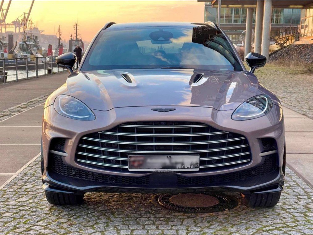 Aston Martin DBX